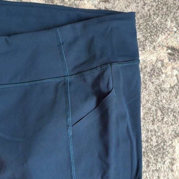 Lululemon Pace Rival Crop *22" in Night Diver - Picture 4 of 10